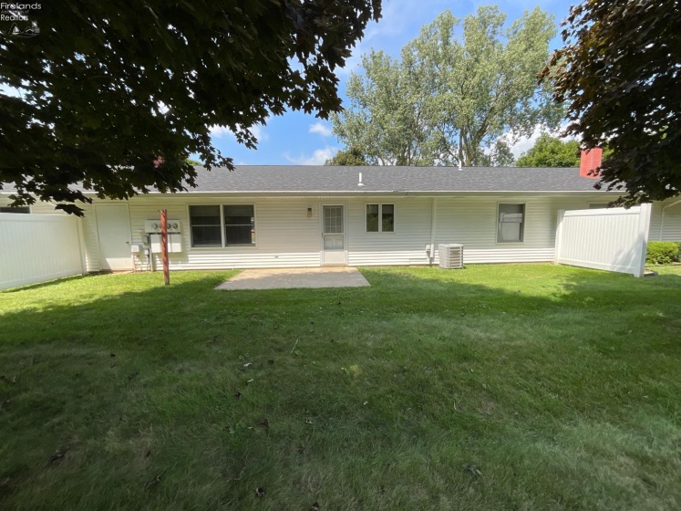 949 Tucker Lane, Fremont, 43420, 2 Bedrooms Bedrooms, ,2 BathroomsBathrooms,Residential,For Sale,Tucker,20263280