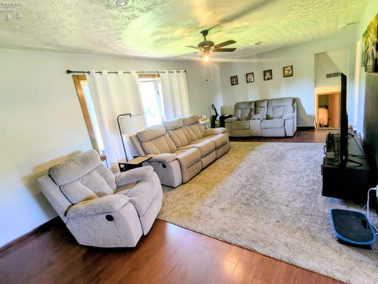 6725 Ridgewood Drive, Castalia, 44824, 4 Bedrooms Bedrooms, ,2 BathroomsBathrooms,Residential,For Sale,Ridgewood,20263350