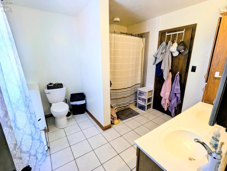 6725 Ridgewood Drive, Castalia, 44824, 4 Bedrooms Bedrooms, ,2 BathroomsBathrooms,Residential,For Sale,Ridgewood,20263350