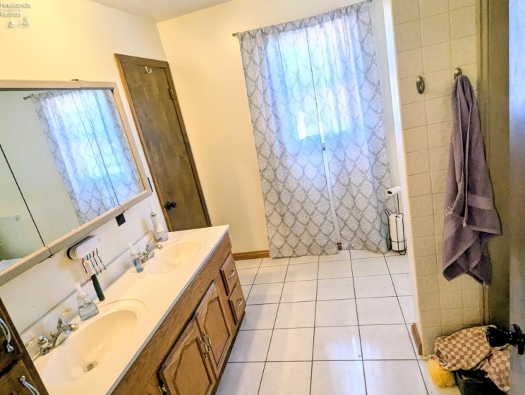 6725 Ridgewood Drive, Castalia, 44824, 4 Bedrooms Bedrooms, ,2 BathroomsBathrooms,Residential,For Sale,Ridgewood,20263350