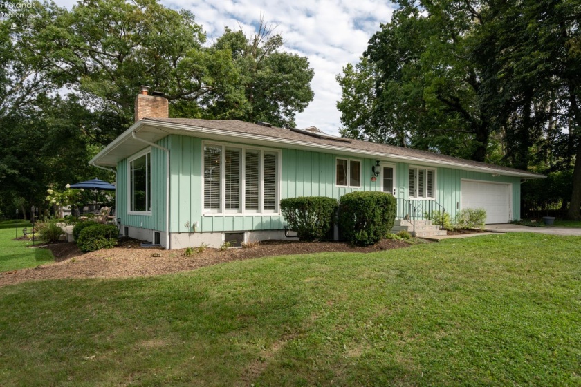725 Lake Street, Marblehead, 43440, 3 Bedrooms Bedrooms, ,3 BathroomsBathrooms,Residential,For Sale,Lake,20263298