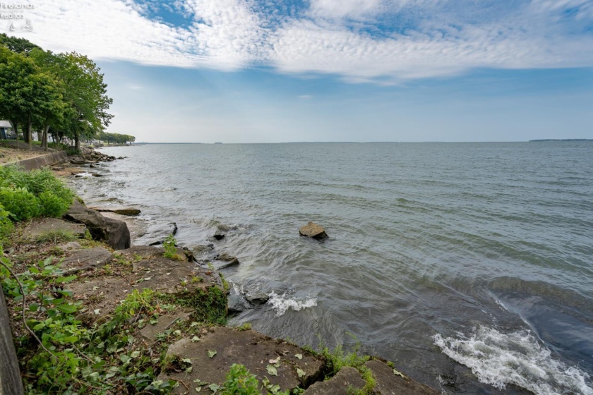 725 Lake Street, Marblehead, 43440, 3 Bedrooms Bedrooms, ,3 BathroomsBathrooms,Residential,For Sale,Lake,20263298