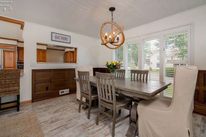 725 Lake Street, Marblehead, 43440, 3 Bedrooms Bedrooms, ,3 BathroomsBathrooms,Residential,For Sale,Lake,20263298