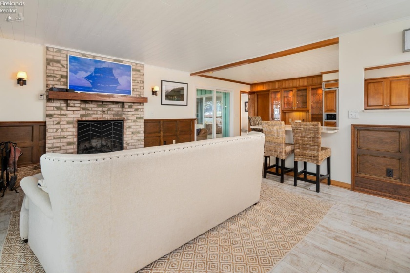 725 Lake Street, Marblehead, 43440, 3 Bedrooms Bedrooms, ,3 BathroomsBathrooms,Residential,For Sale,Lake,20263298