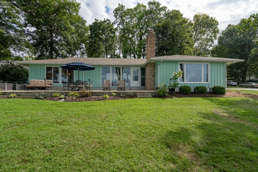 725 Lake Street, Marblehead, 43440, 3 Bedrooms Bedrooms, ,3 BathroomsBathrooms,Residential,For Sale,Lake,20263298