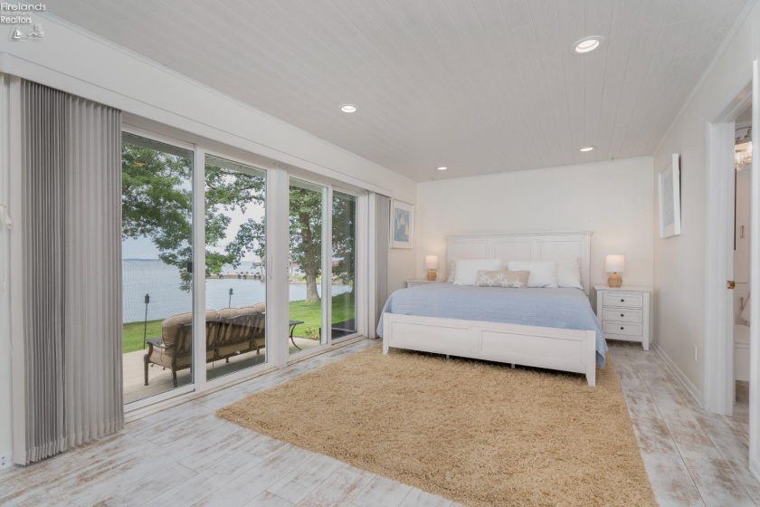 725 Lake Street, Marblehead, 43440, 3 Bedrooms Bedrooms, ,3 BathroomsBathrooms,Residential,For Sale,Lake,20263298
