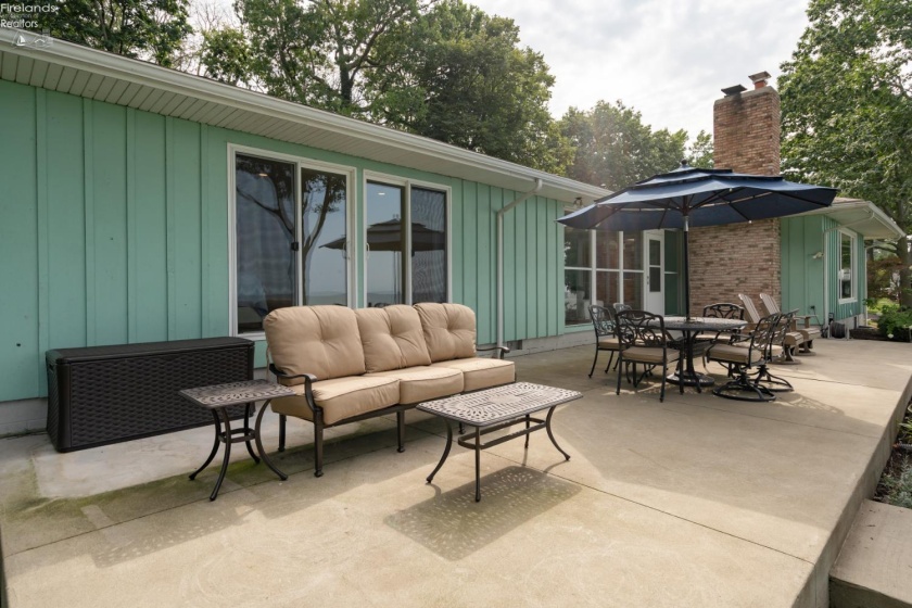 725 Lake Street, Marblehead, 43440, 3 Bedrooms Bedrooms, ,3 BathroomsBathrooms,Residential,For Sale,Lake,20263298