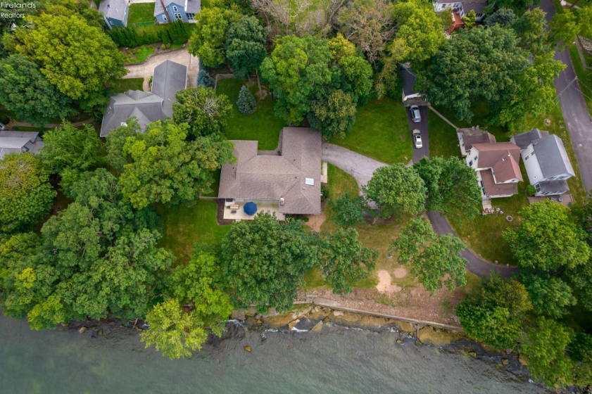 725 Lake Street, Marblehead, 43440, 3 Bedrooms Bedrooms, ,3 BathroomsBathrooms,Residential,For Sale,Lake,20263298