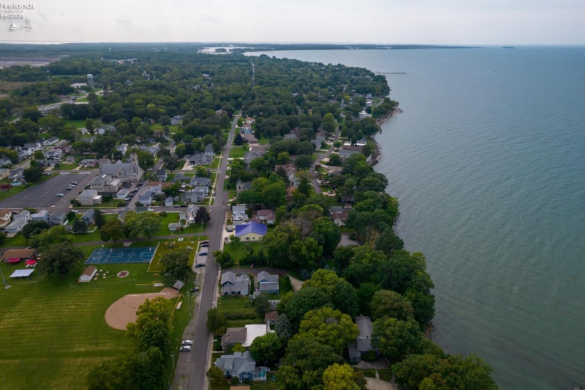 725 Lake Street, Marblehead, 43440, 3 Bedrooms Bedrooms, ,3 BathroomsBathrooms,Residential,For Sale,Lake,20263298