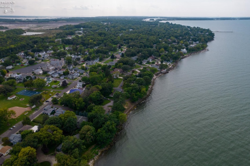 725 Lake Street, Marblehead, 43440, 3 Bedrooms Bedrooms, ,3 BathroomsBathrooms,Residential,For Sale,Lake,20263298
