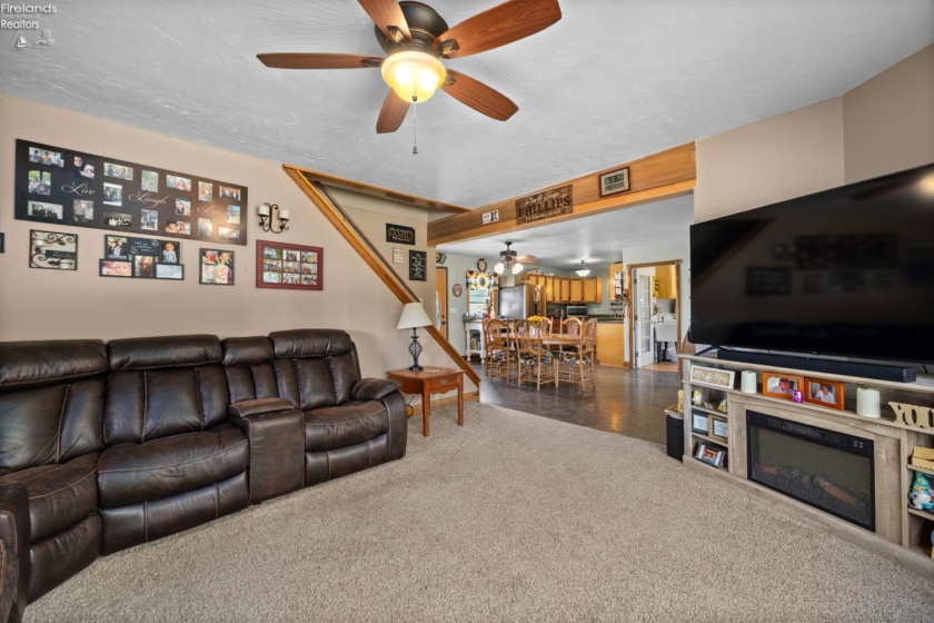 43976 Webster Rd, Wellington, 44090, 3 Bedrooms Bedrooms, ,2 BathroomsBathrooms,Residential,For Sale,Webster Rd,20263364