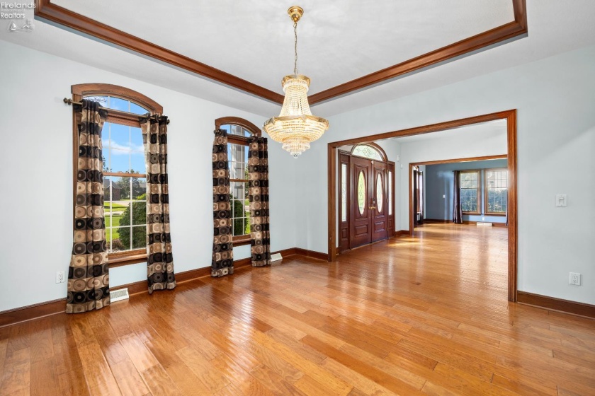 6232 Oak Point Estates, Lorain, 44053, 4 Bedrooms Bedrooms, ,4 BathroomsBathrooms,Residential,For Sale,Oak Point Estates,20263356