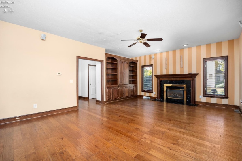 6232 Oak Point Estates, Lorain, 44053, 4 Bedrooms Bedrooms, ,4 BathroomsBathrooms,Residential,For Sale,Oak Point Estates,20263356