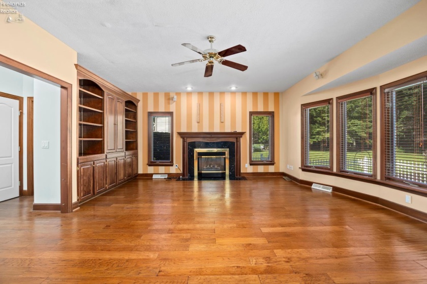 6232 Oak Point Estates, Lorain, 44053, 4 Bedrooms Bedrooms, ,4 BathroomsBathrooms,Residential,For Sale,Oak Point Estates,20263356