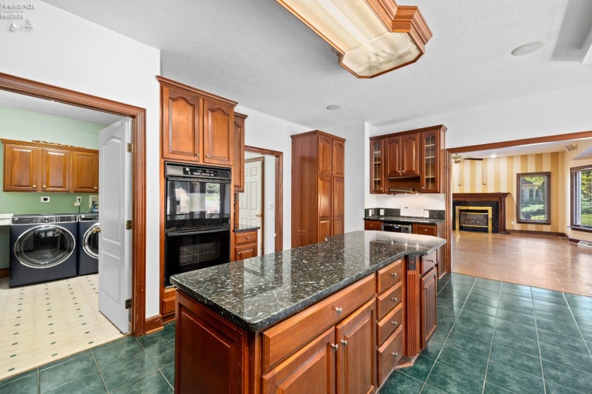 6232 Oak Point Estates, Lorain, 44053, 4 Bedrooms Bedrooms, ,4 BathroomsBathrooms,Residential,For Sale,Oak Point Estates,20263356