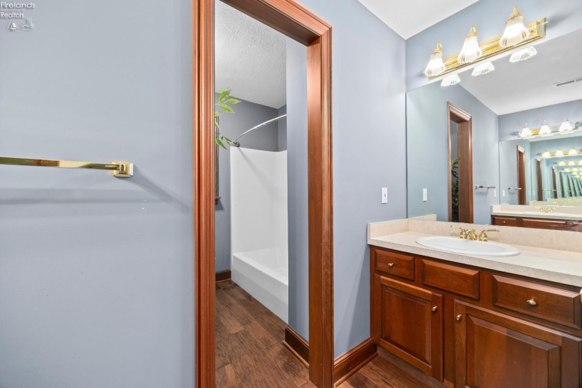 6232 Oak Point Estates, Lorain, 44053, 4 Bedrooms Bedrooms, ,4 BathroomsBathrooms,Residential,For Sale,Oak Point Estates,20263356