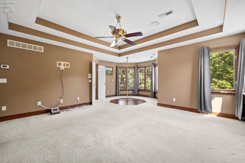 6232 Oak Point Estates, Lorain, 44053, 4 Bedrooms Bedrooms, ,4 BathroomsBathrooms,Residential,For Sale,Oak Point Estates,20263356