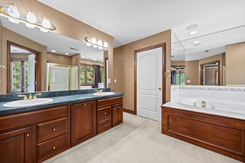 6232 Oak Point Estates, Lorain, 44053, 4 Bedrooms Bedrooms, ,4 BathroomsBathrooms,Residential,For Sale,Oak Point Estates,20263356