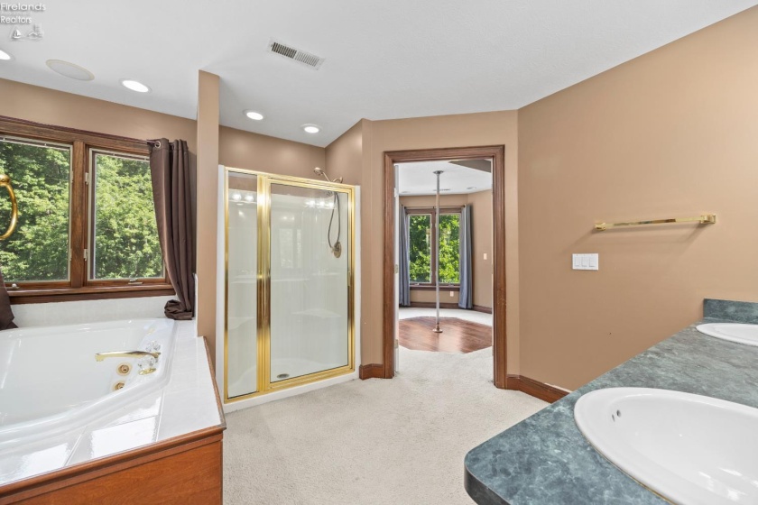 6232 Oak Point Estates, Lorain, 44053, 4 Bedrooms Bedrooms, ,4 BathroomsBathrooms,Residential,For Sale,Oak Point Estates,20263356