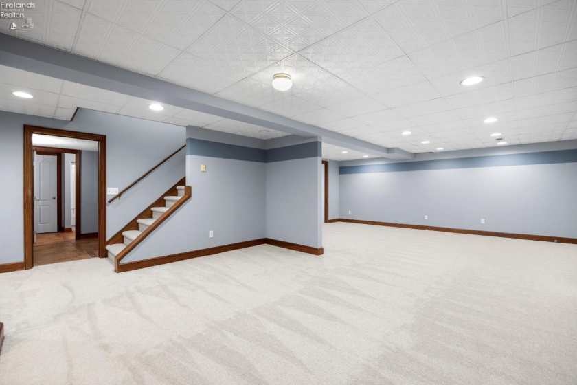 6232 Oak Point Estates, Lorain, 44053, 4 Bedrooms Bedrooms, ,4 BathroomsBathrooms,Residential,For Sale,Oak Point Estates,20263356