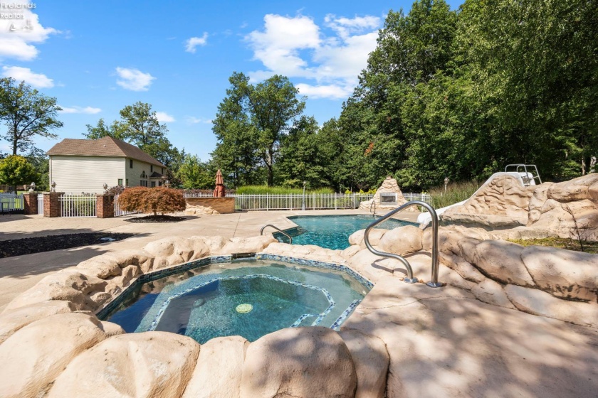 6232 Oak Point Estates, Lorain, 44053, 4 Bedrooms Bedrooms, ,4 BathroomsBathrooms,Residential,For Sale,Oak Point Estates,20263356