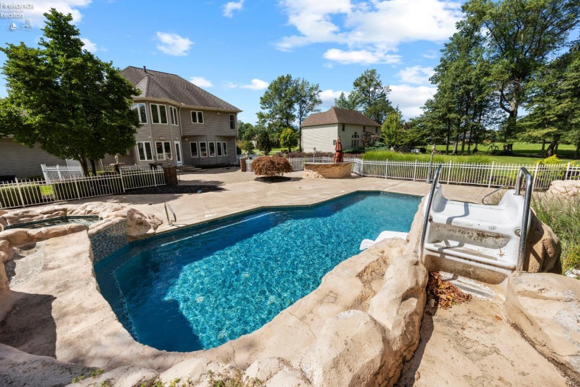 6232 Oak Point Estates, Lorain, 44053, 4 Bedrooms Bedrooms, ,4 BathroomsBathrooms,Residential,For Sale,Oak Point Estates,20263356