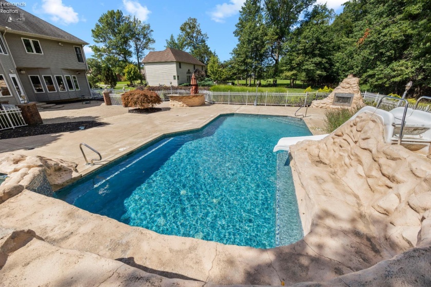 6232 Oak Point Estates, Lorain, 44053, 4 Bedrooms Bedrooms, ,4 BathroomsBathrooms,Residential,For Sale,Oak Point Estates,20263356