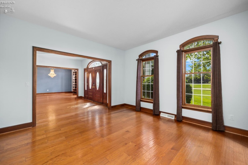 6232 Oak Point Estates, Lorain, 44053, 4 Bedrooms Bedrooms, ,4 BathroomsBathrooms,Residential,For Sale,Oak Point Estates,20263356