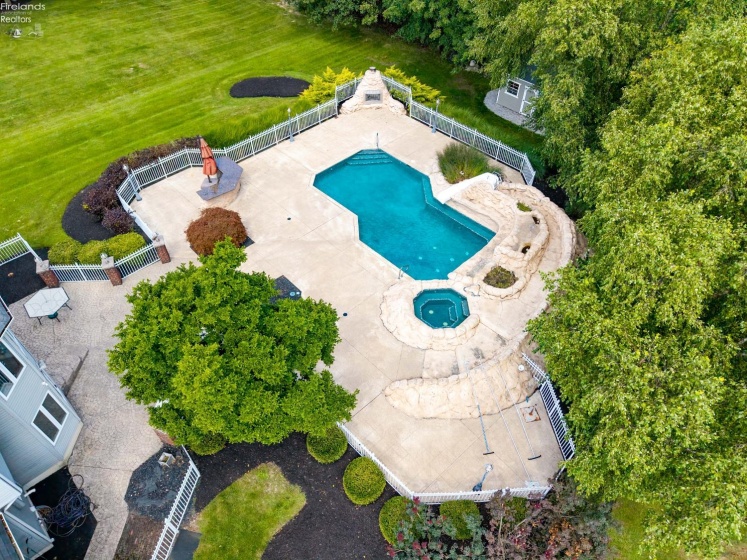 6232 Oak Point Estates, Lorain, 44053, 4 Bedrooms Bedrooms, ,4 BathroomsBathrooms,Residential,For Sale,Oak Point Estates,20263356