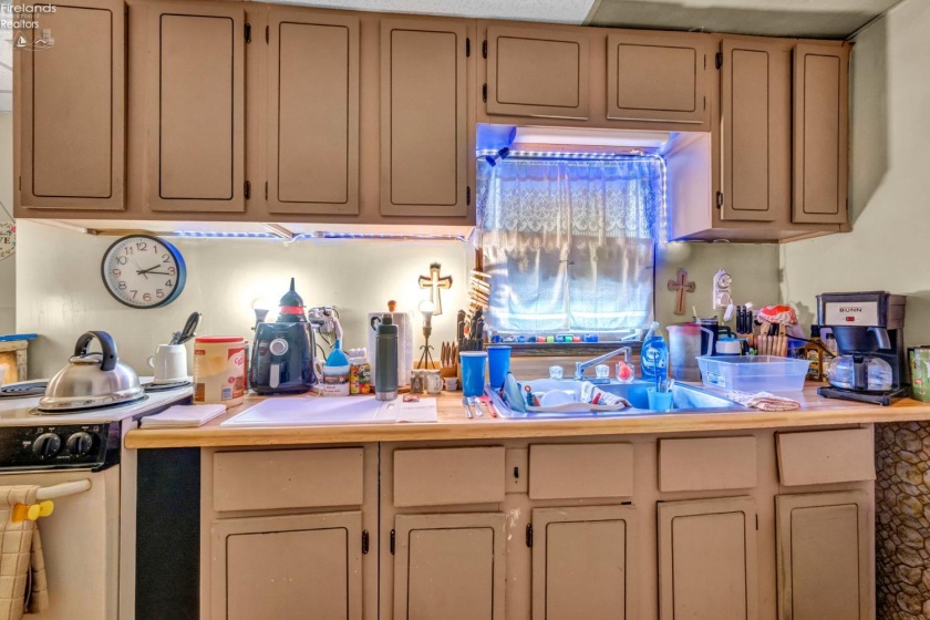 1011 Main Street, Bellevue, 44811, 4 Bedrooms Bedrooms, ,2 BathroomsBathrooms,Residential,For Sale,Main,20263284