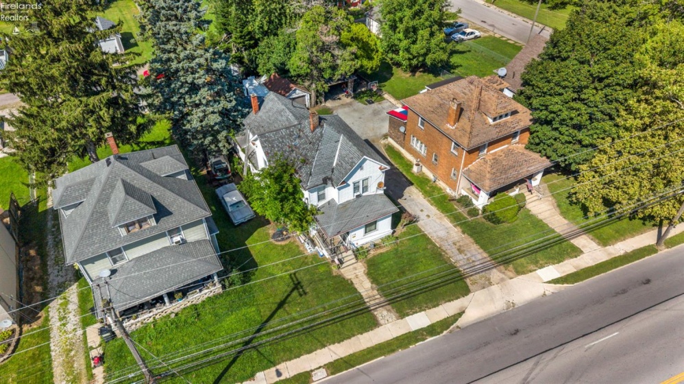 1011 Main Street, Bellevue, 44811, 4 Bedrooms Bedrooms, ,2 BathroomsBathrooms,Residential,For Sale,Main,20263284