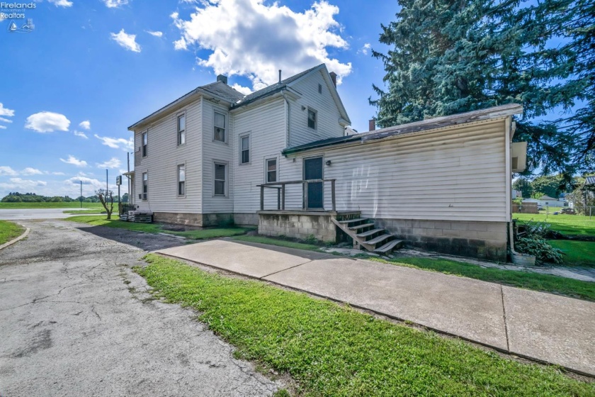 1011 Main Street, Bellevue, 44811, 4 Bedrooms Bedrooms, ,2 BathroomsBathrooms,Residential,For Sale,Main,20263284