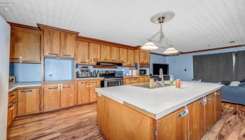 1011 Main Street, Bellevue, 44811, 4 Bedrooms Bedrooms, ,2 BathroomsBathrooms,Residential,For Sale,Main,20263284