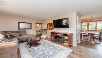 5029 Oakview Drive, Vermilion, 44089, 3 Bedrooms Bedrooms, ,2 BathroomsBathrooms,Residential,For Sale,Oakview,20263388 5029 Oakview Drive, Vermilion, 44089, 3 Bedrooms Bedrooms, ,2 BathroomsBathrooms,Residential,For Sale,Oakview,20263388