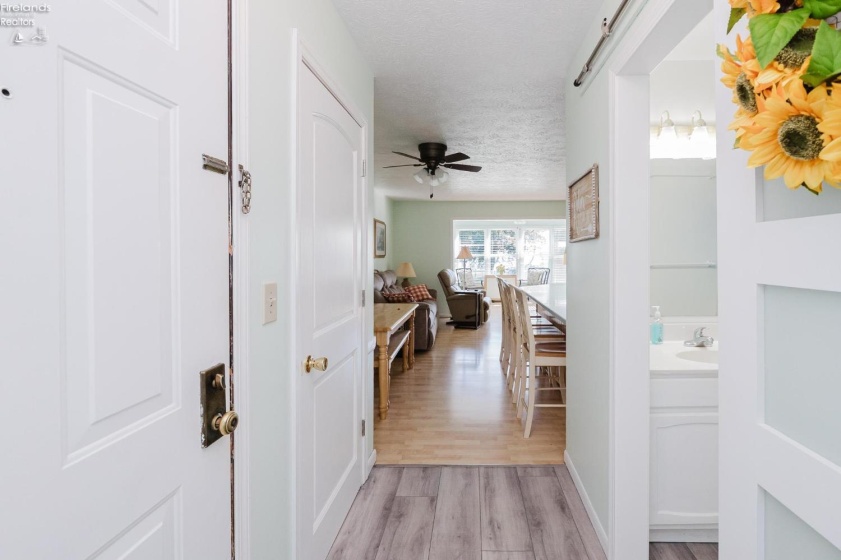 208 Lakeshore, Port Clinton, 43452, 1 Bedroom Bedrooms, ,1 BathroomBathrooms,Residential,For Sale,Lakeshore,20263331
