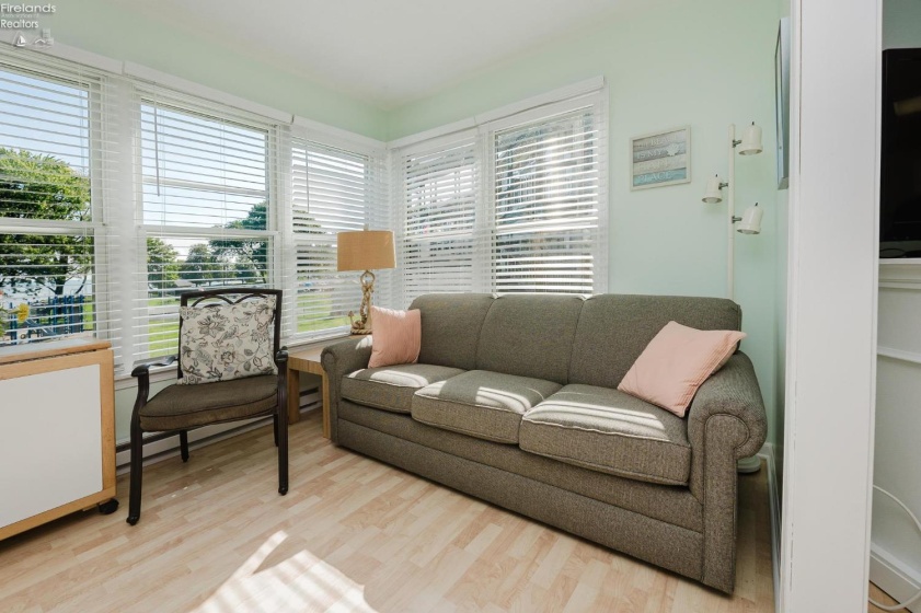 208 Lakeshore, Port Clinton, 43452, 1 Bedroom Bedrooms, ,1 BathroomBathrooms,Residential,For Sale,Lakeshore,20263331