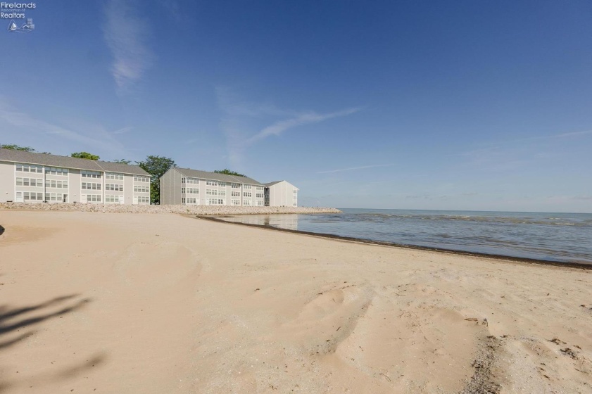 208 Lakeshore, Port Clinton, 43452, 1 Bedroom Bedrooms, ,1 BathroomBathrooms,Residential,For Sale,Lakeshore,20263331