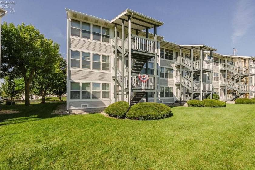 208 Lakeshore, Port Clinton, 43452, 1 Bedroom Bedrooms, ,1 BathroomBathrooms,Residential,For Sale,Lakeshore,20263331