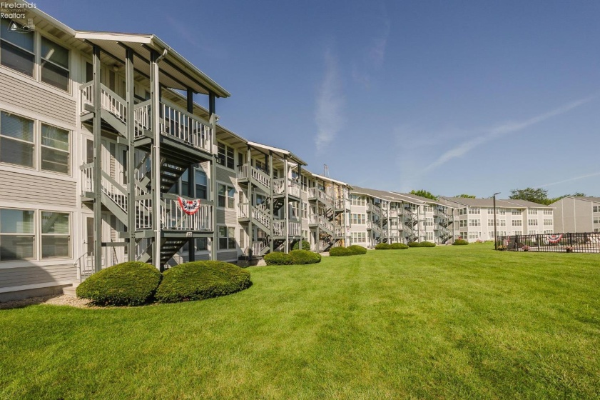 208 Lakeshore, Port Clinton, 43452, 1 Bedroom Bedrooms, ,1 BathroomBathrooms,Residential,For Sale,Lakeshore,20263331