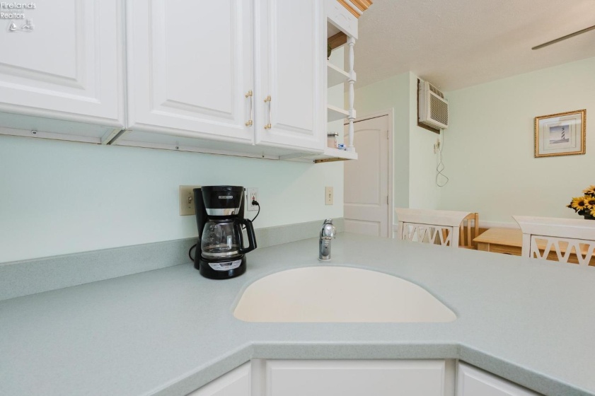 208 Lakeshore, Port Clinton, 43452, 1 Bedroom Bedrooms, ,1 BathroomBathrooms,Residential,For Sale,Lakeshore,20263331