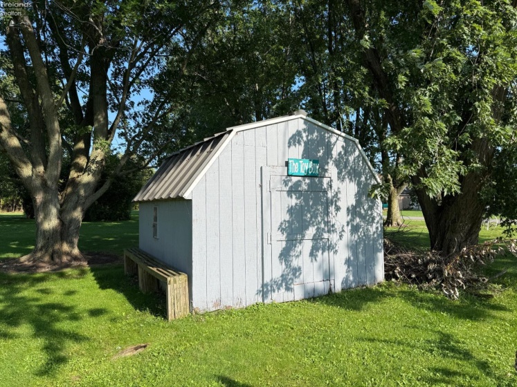102 Fairview Lane, Kelleys Island, 43438, 2 Bedrooms Bedrooms, ,2 BathroomsBathrooms,Residential,For Sale,Fairview,20263353
