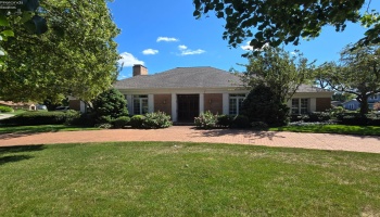 1711 Willow Drive, Sandusky, 44870, 5 Bedrooms Bedrooms, ,5 BathroomsBathrooms,Residential,For Sale,Willow,20263360