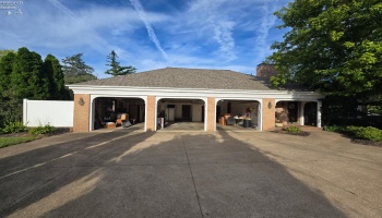 1711 Willow Drive, Sandusky, 44870, 5 Bedrooms Bedrooms, ,5 BathroomsBathrooms,Residential,For Sale,Willow,20263360