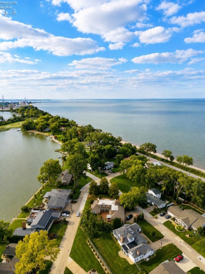 1711 Willow Drive, Sandusky, 44870, 5 Bedrooms Bedrooms, ,5 BathroomsBathrooms,Residential,For Sale,Willow,20263360