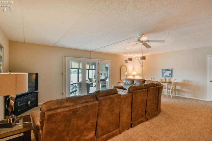 711 Lakeshore Drive, Port Clinton, 43452, 2 Bedrooms Bedrooms, ,2 BathroomsBathrooms,Residential,For Sale,Lakeshore,20263413