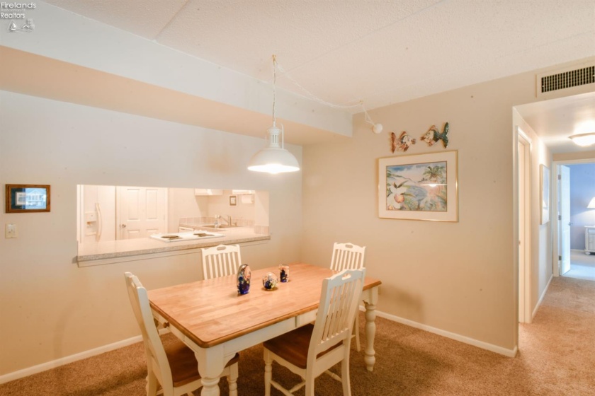 711 Lakeshore Drive, Port Clinton, 43452, 2 Bedrooms Bedrooms, ,2 BathroomsBathrooms,Residential,For Sale,Lakeshore,20263413