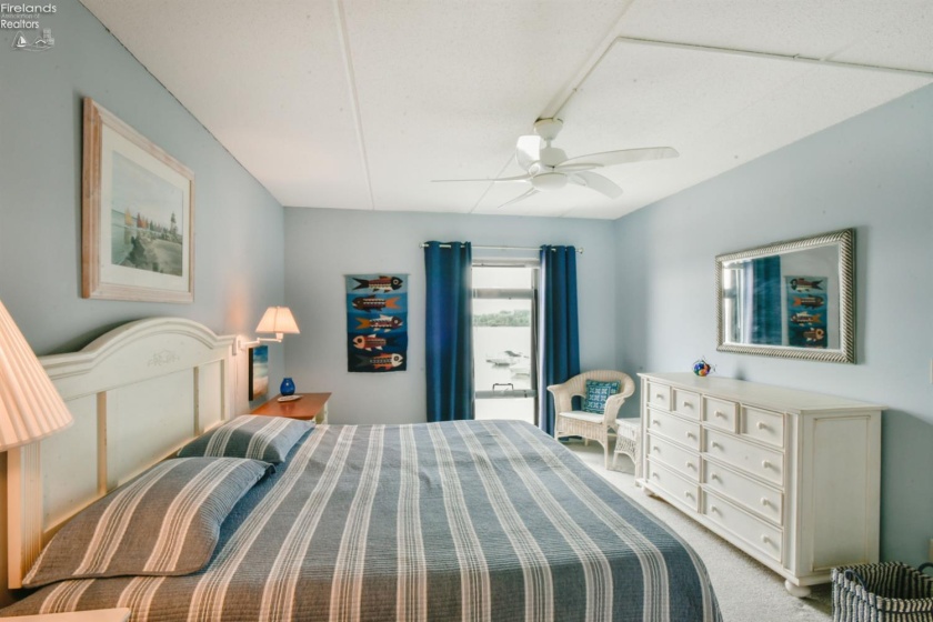 711 Lakeshore Drive, Port Clinton, 43452, 2 Bedrooms Bedrooms, ,2 BathroomsBathrooms,Residential,For Sale,Lakeshore,20263413