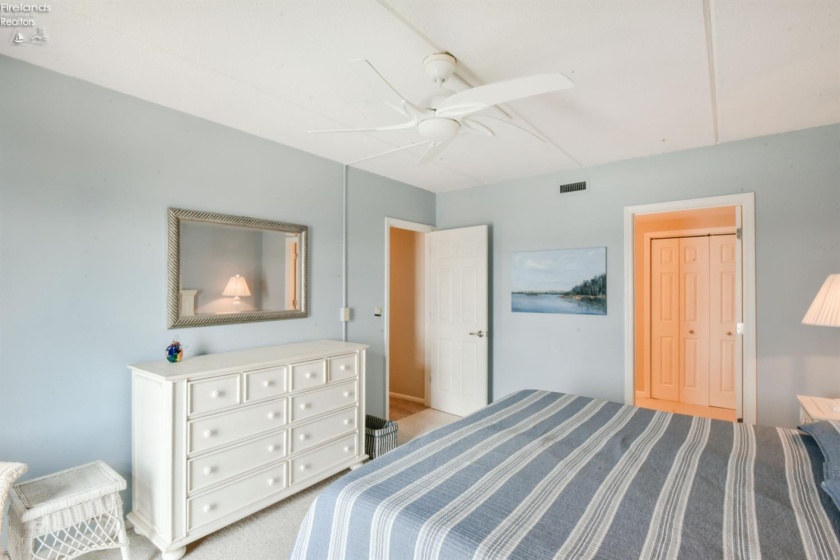 711 Lakeshore Drive, Port Clinton, 43452, 2 Bedrooms Bedrooms, ,2 BathroomsBathrooms,Residential,For Sale,Lakeshore,20263413