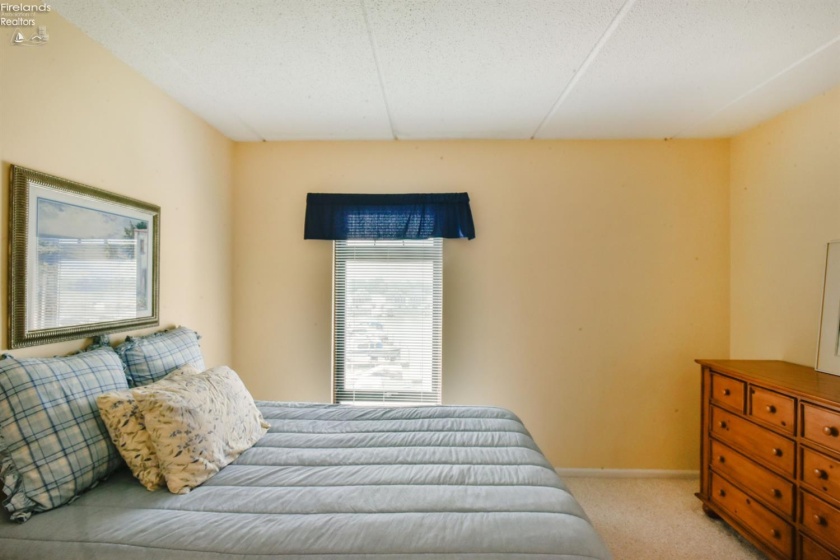711 Lakeshore Drive, Port Clinton, 43452, 2 Bedrooms Bedrooms, ,2 BathroomsBathrooms,Residential,For Sale,Lakeshore,20263413