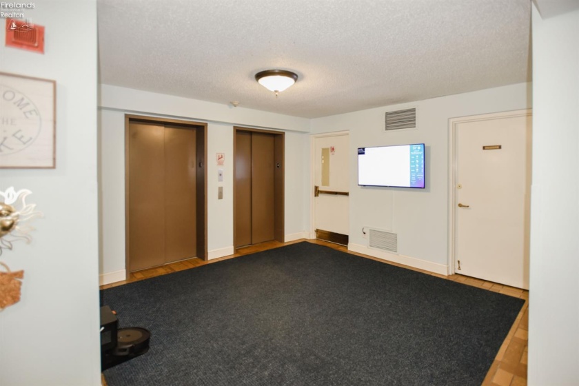 711 Lakeshore Drive, Port Clinton, 43452, 2 Bedrooms Bedrooms, ,2 BathroomsBathrooms,Residential,For Sale,Lakeshore,20263413